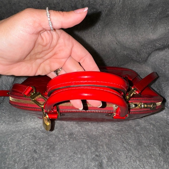 Gorgeous red Louis Vuitton Vernis Alma 2way - Picture 6 of 12